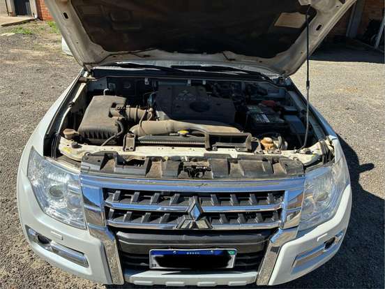 MITSUBISHI-PAJERO-2018