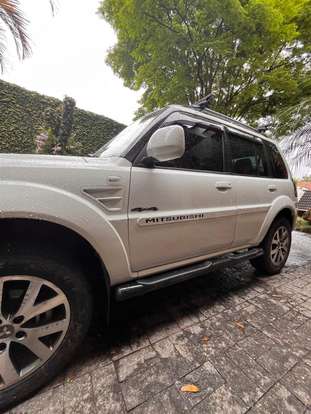 MITSUBISHI-PAJERO TR4-2013