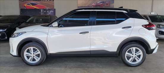NISSAN-KICKS-2023
