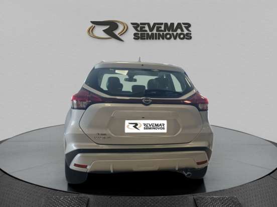NISSAN-KICKS-2023