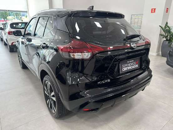 NISSAN-KICKS-2023