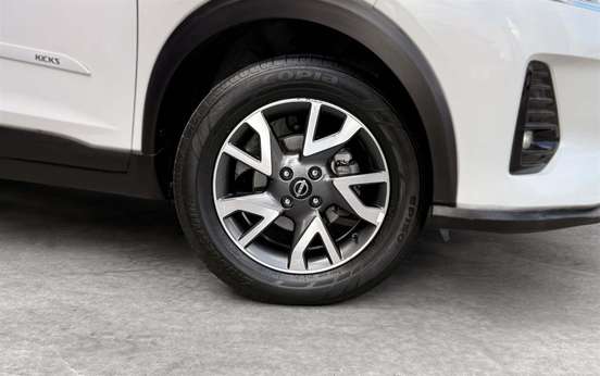 NISSAN-KICKS-2023