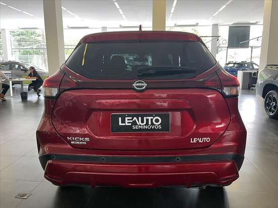 NISSAN-KICKS PLAY-2025
