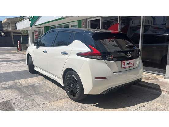 NISSAN-LEAF-2023