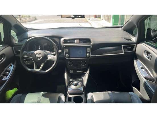 NISSAN-LEAF-2023