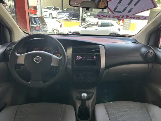 NISSAN-LIVINA-2009