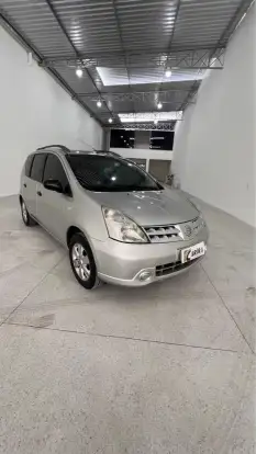 NISSAN-LIVINA-2011