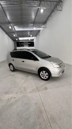 NISSAN-LIVINA-2011