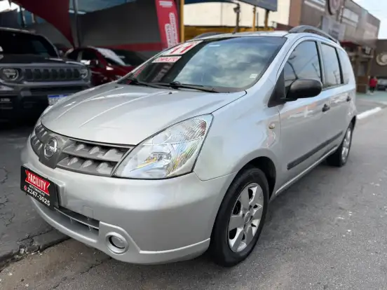 NISSAN-LIVINA-2010