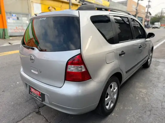 NISSAN-LIVINA-2010