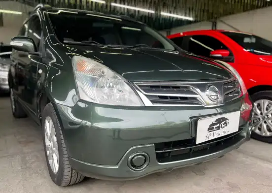 NISSAN-LIVINA-2013