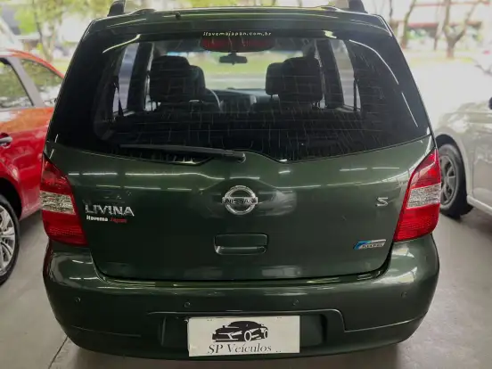 NISSAN-LIVINA-1.8 S 16V FLEX 4P AUTOMÁTICO NISSAN-LIVINA-2013