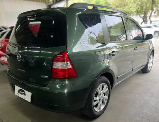 NISSAN-LIVINA-2013