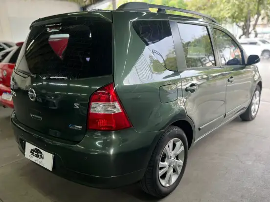 NISSAN-LIVINA-1.8 S 16V FLEX 4P AUTOMÁTICO NISSAN-LIVINA-2013