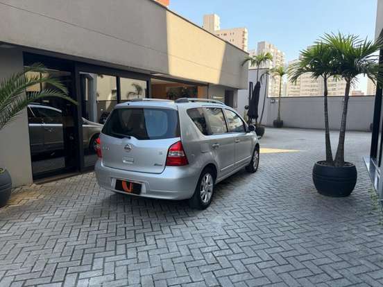 NISSAN-LIVINA-2013