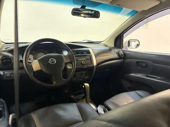 NISSAN-LIVINA-2013