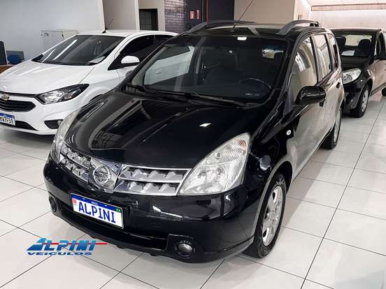 NISSAN-LIVINA-2011
