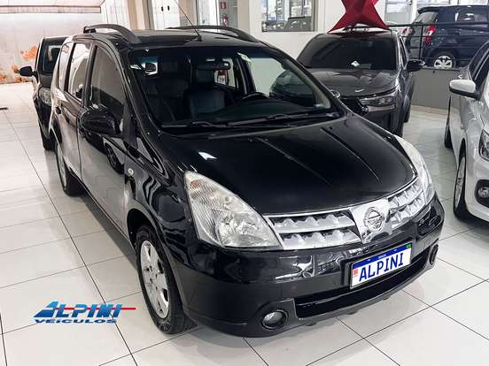 NISSAN-LIVINA-2011