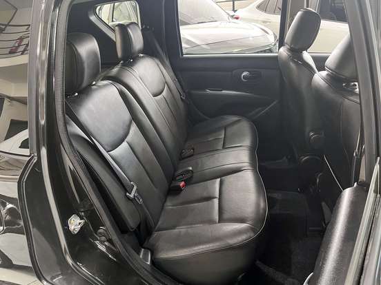 NISSAN-LIVINA-1.8 SL 16V FLEX 4P AUTOMÁTICO NISSAN-LIVINA-2011