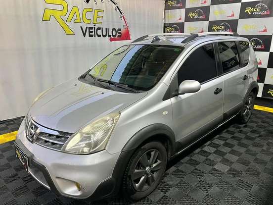 NISSAN-LIVINA-2012