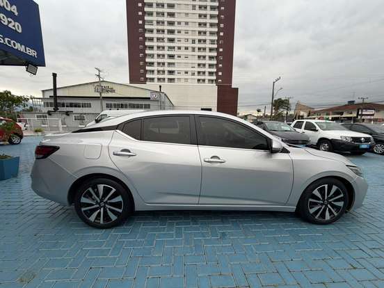 NISSAN-SENTRA-2023