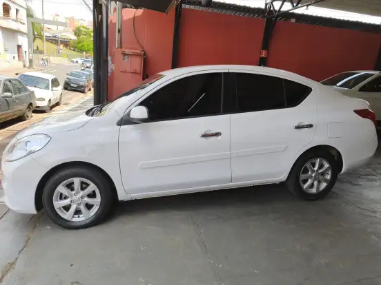 NISSAN-VERSA-1.6 16V FLEX SL 4P MANUAL NISSAN-VERSA-2013