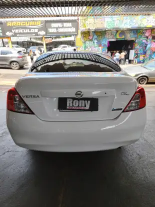NISSAN-VERSA-2013