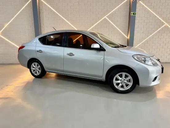 NISSAN-VERSA-1.6 16V FLEX SL 4P MANUAL NISSAN-VERSA-2013
