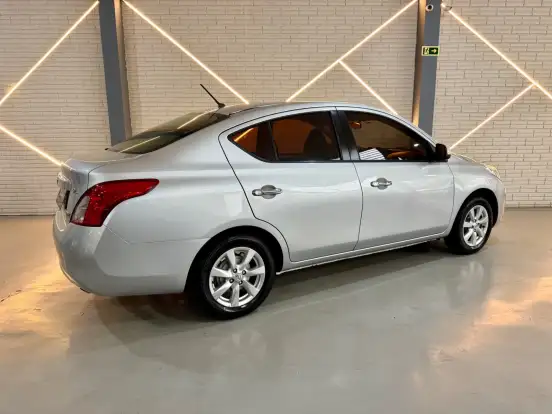 NISSAN-VERSA-1.6 16V FLEX SL 4P MANUAL NISSAN-VERSA-2013