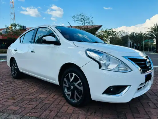 NISSAN-VERSA-2016