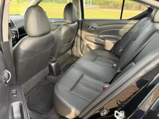 NISSAN-VERSA-2019