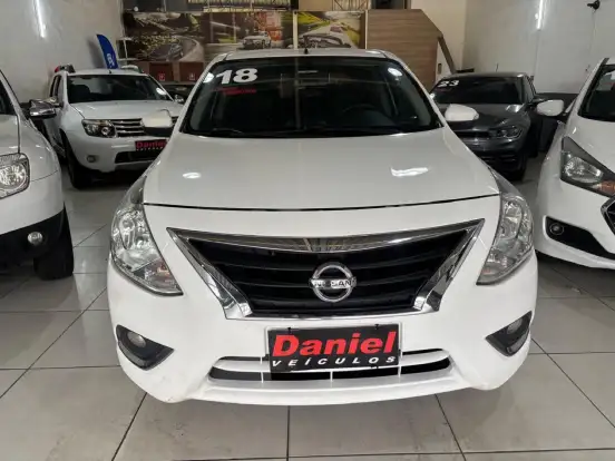 NISSAN-VERSA-2018