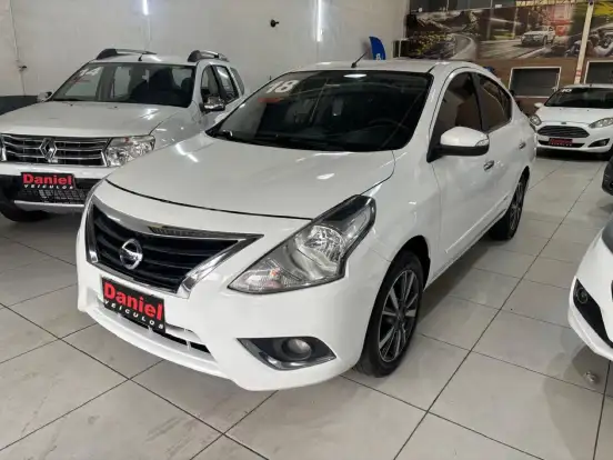 NISSAN-VERSA-2018