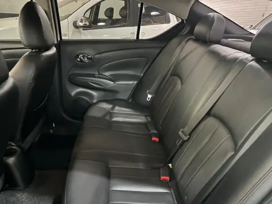 NISSAN-VERSA-2018