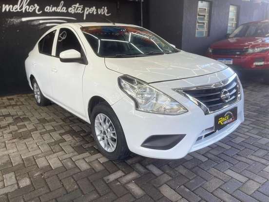 NISSAN-VERSA-2018