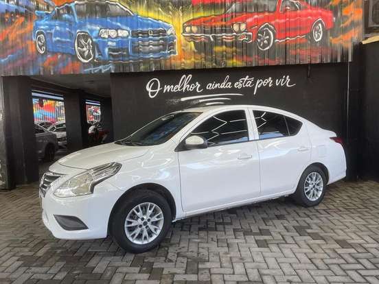 NISSAN-VERSA-2018