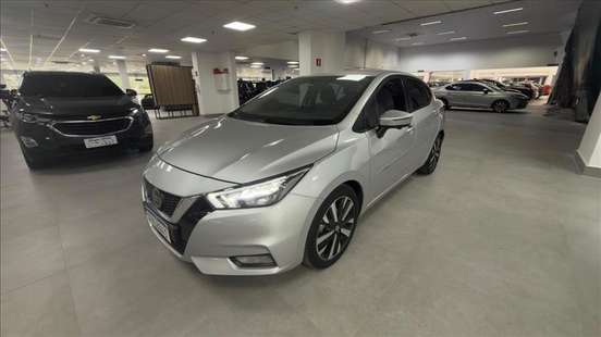 NISSAN-VERSA-2022