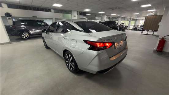 NISSAN-VERSA-2022