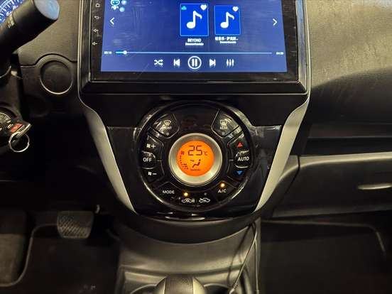 NISSAN-VERSA-2017