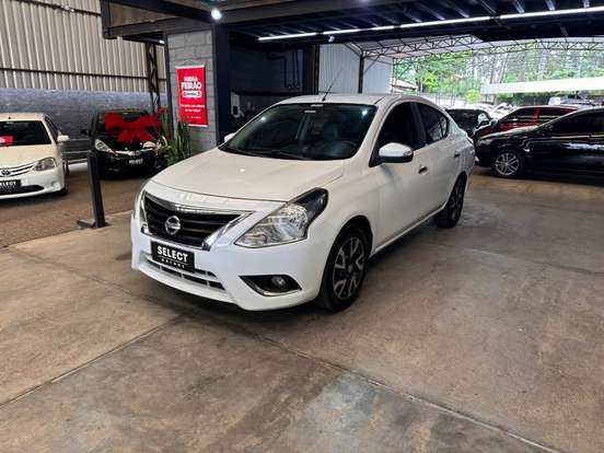 NISSAN-VERSA-2016