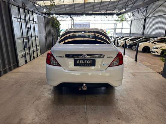 NISSAN-VERSA-2016