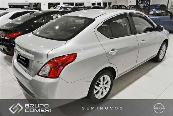 NISSAN-VERSA-2019