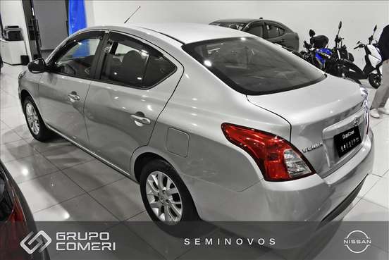 NISSAN-VERSA-2019
