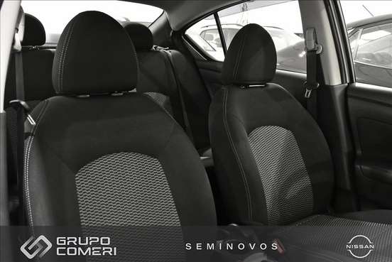 NISSAN-VERSA-2019