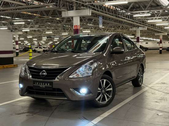 NISSAN-VERSA-2018