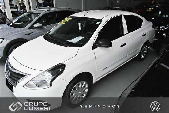 NISSAN-VERSA-2021
