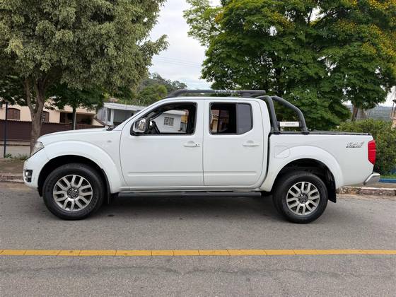 NISSAN FRONTIER 2.5 SL 4X4 CD TURBO ELETRONIC DIESEL 4P AUTOMÁTICO