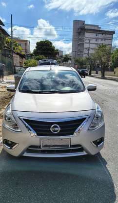 NISSAN-VERSA-2017