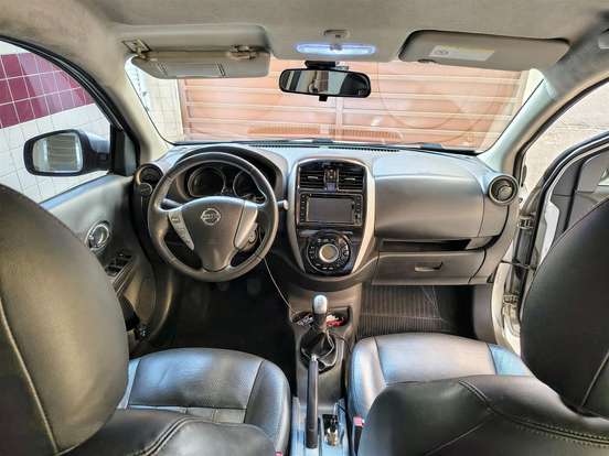 NISSAN-VERSA-2017