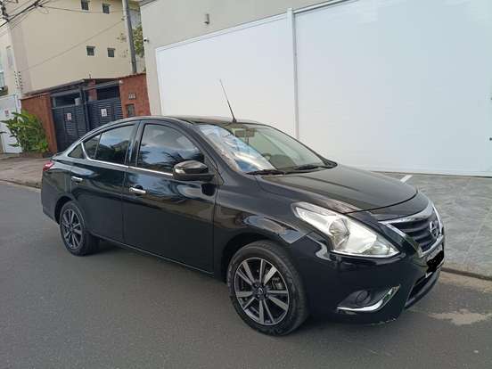 NISSAN-VERSA-2018